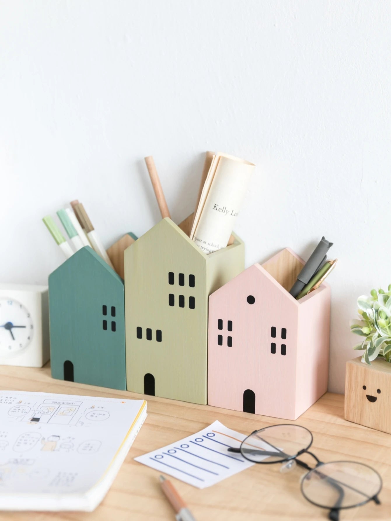 Wooden Pen Holder – Desk Organizer for Stationery & Makeup