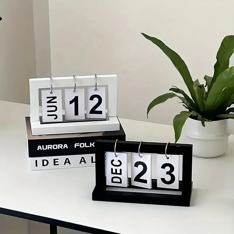 Minimalist Wooden Desk Calendar – Modern Office & Home Decor