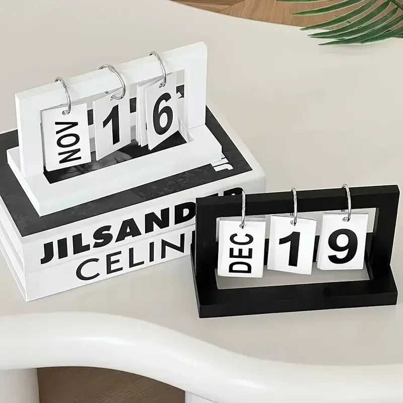 Minimalist Wooden Desk Calendar – Modern Office & Home Decor