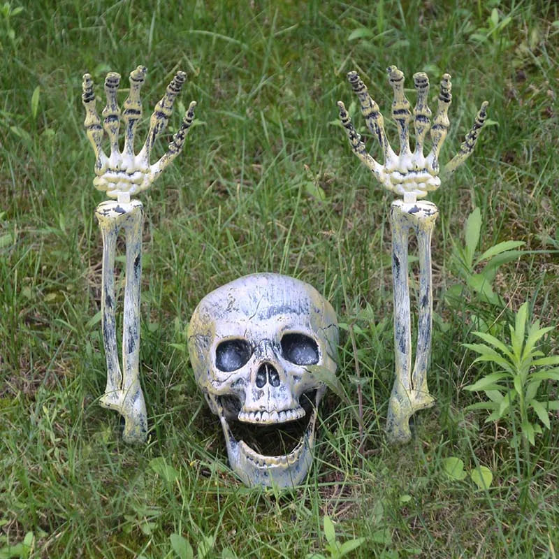 Realistic Skeleton Stakes – Skull
