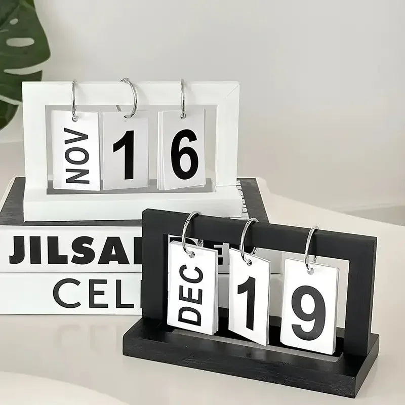 Minimalist Wooden Desk Calendar – Modern Office & Home Decor